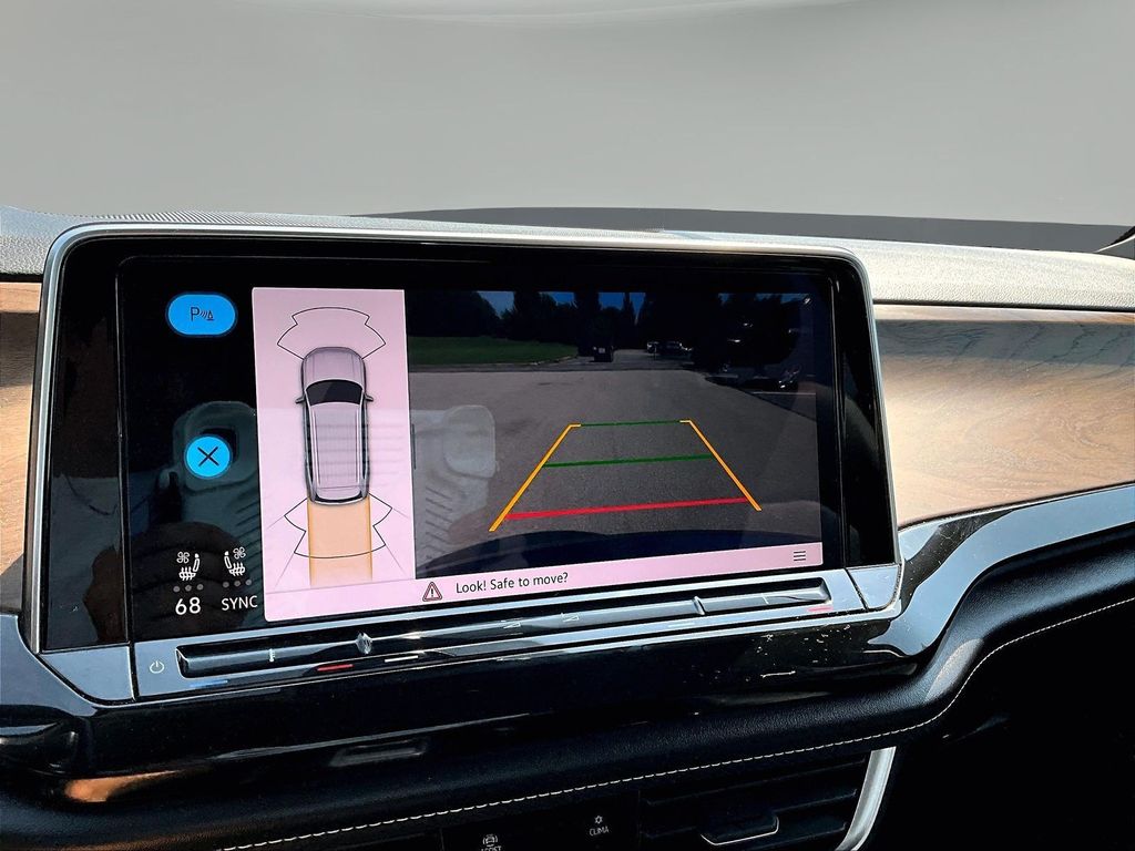 2025 Volkswagen Atlas SE w/Tech - Photo 17