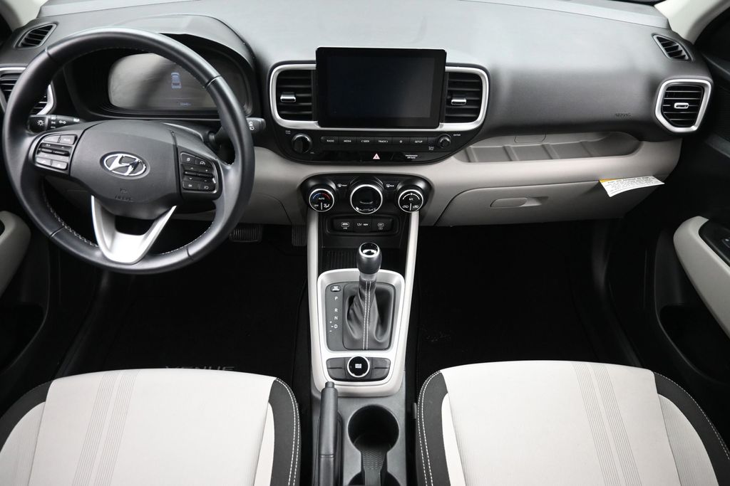 2023 Hyundai Venue SEL - Photo 16