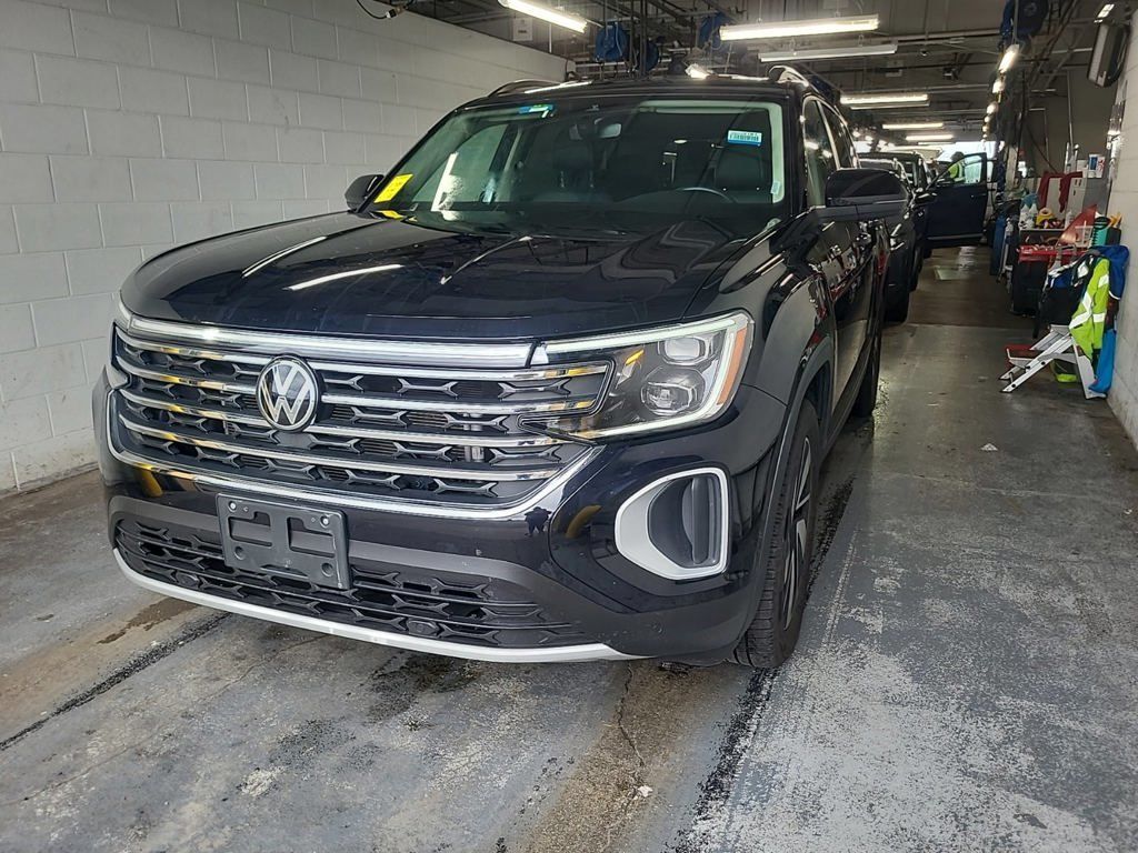 2025 Volkswagen Atlas SE w/Tech - Photo 14