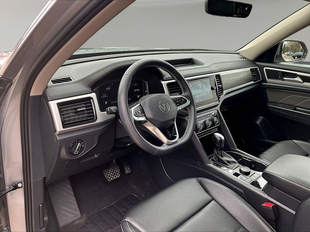 2023 Volkswagen Atlas SE w/Tech - Photo 22