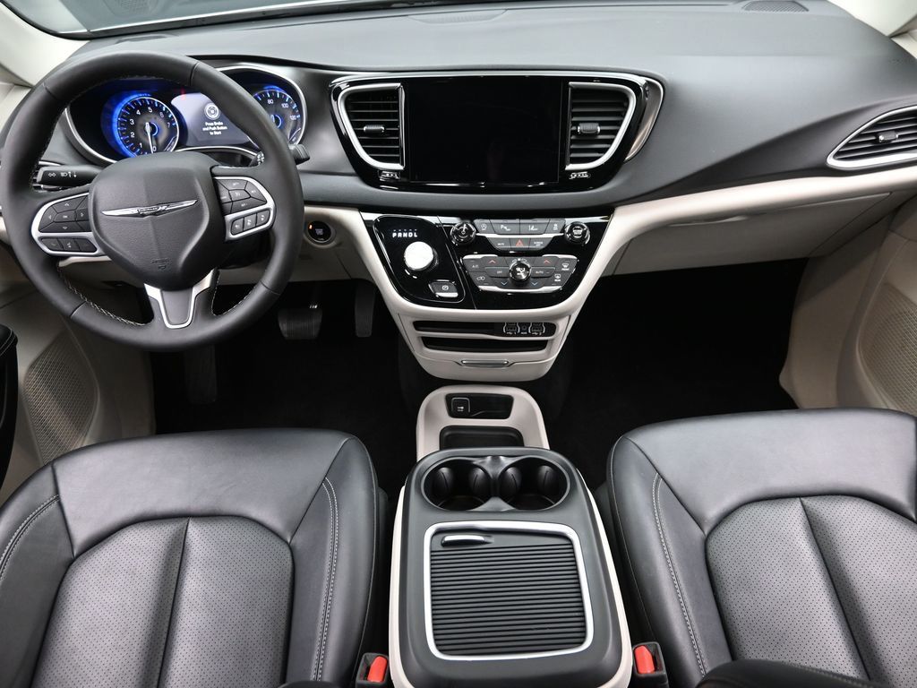2024 Chrysler Pacifica Touring L - Photo 17