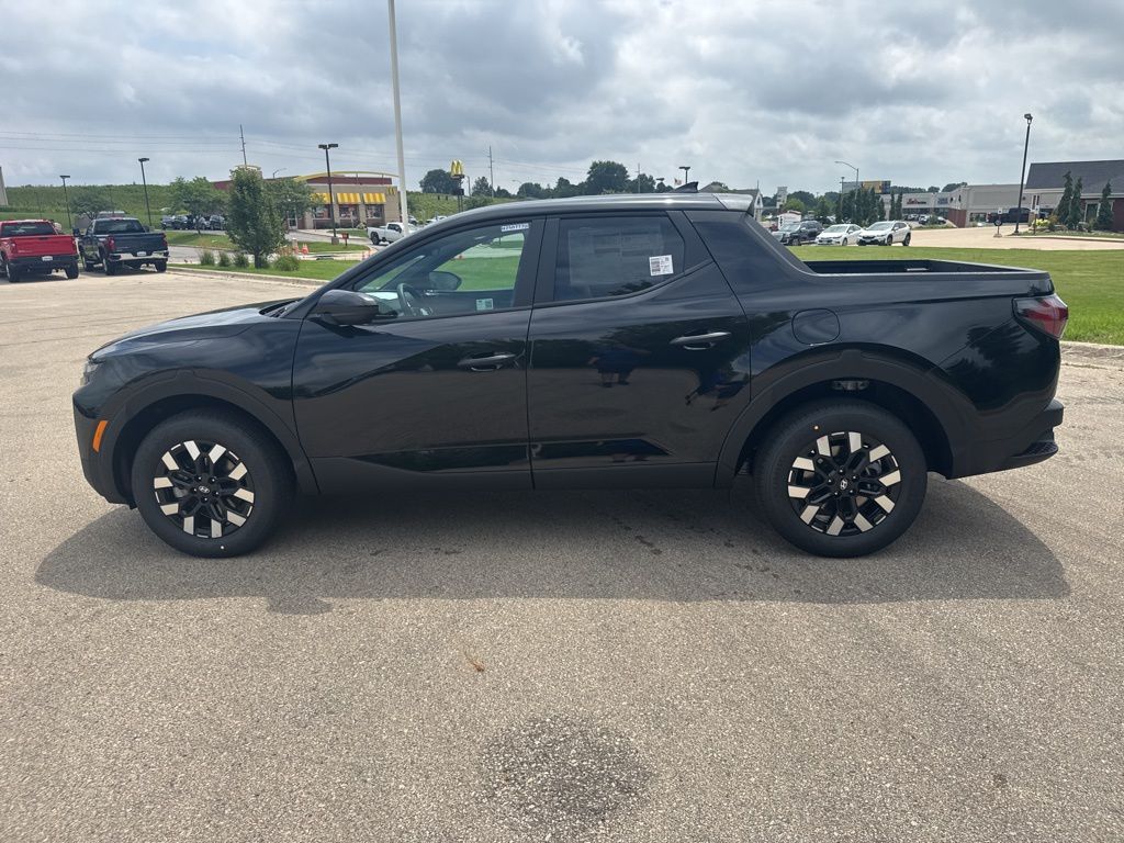 2025 Hyundai Santa Cruz SE photo 2