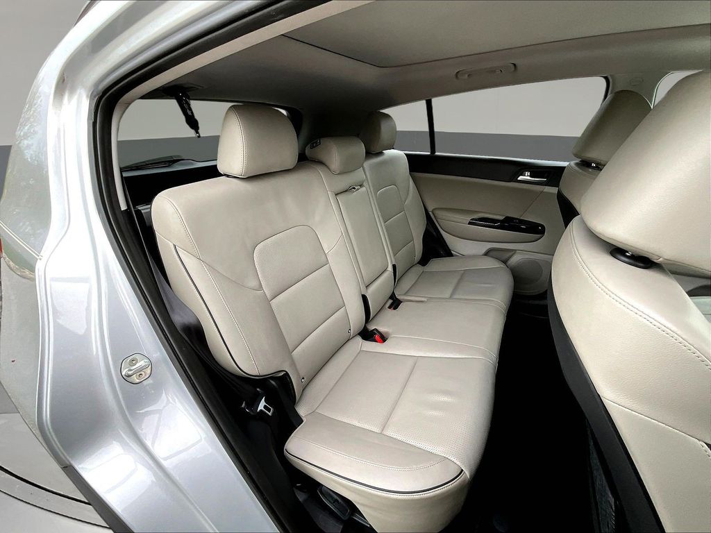 2022 Kia Sportage EX - Photo 29