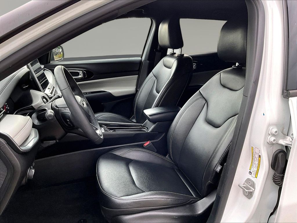 2025 Jeep Compass Limited - Photo 25