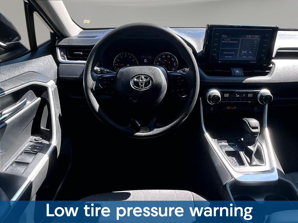 2020 Toyota RAV4 XLE - Photo 11