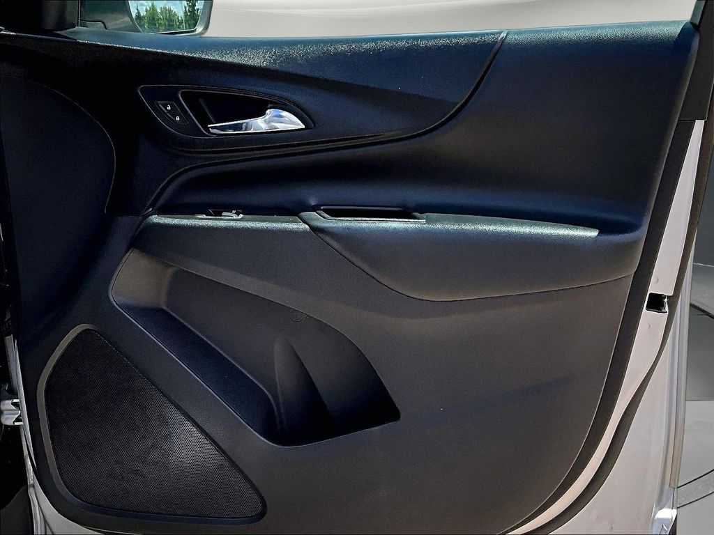 2021 Chevrolet Equinox LT - Photo 32