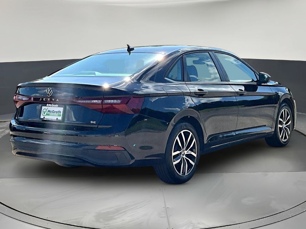 2025 Volkswagen Jetta SE - Photo 7