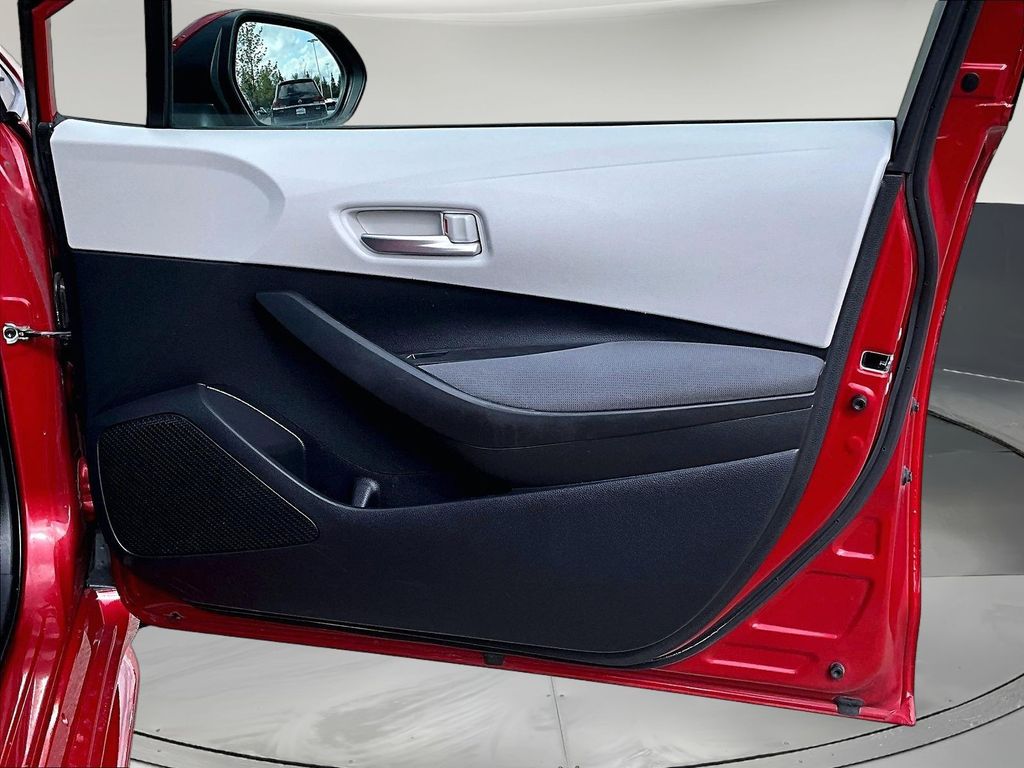 2021 Toyota Corolla LE - Photo 26