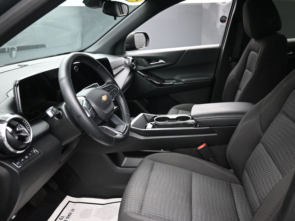 2025 Chevrolet Equinox LT - Photo 17