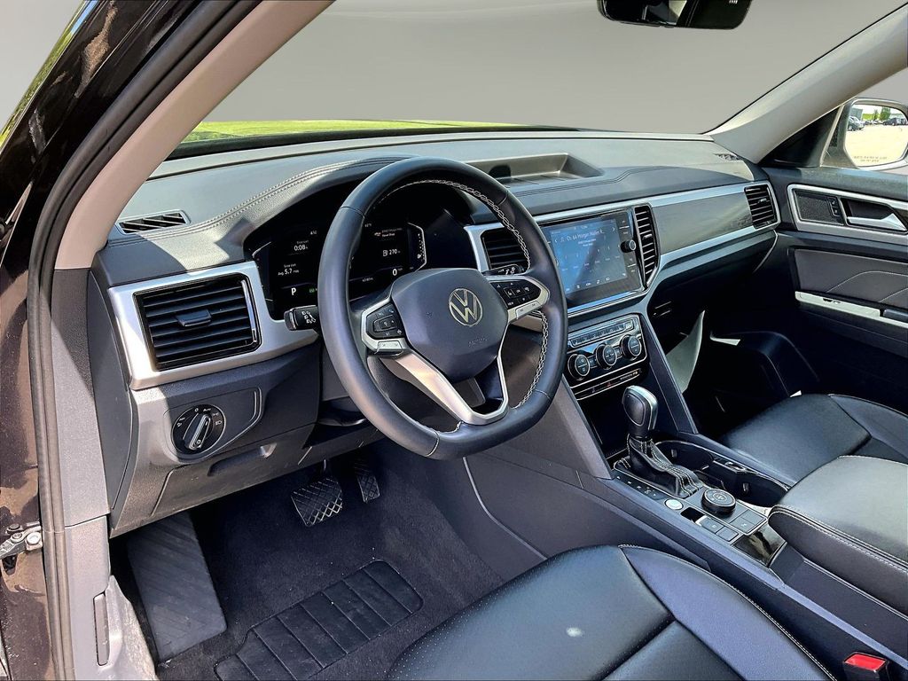 2023 Volkswagen Atlas SE w/Tech - Photo 22