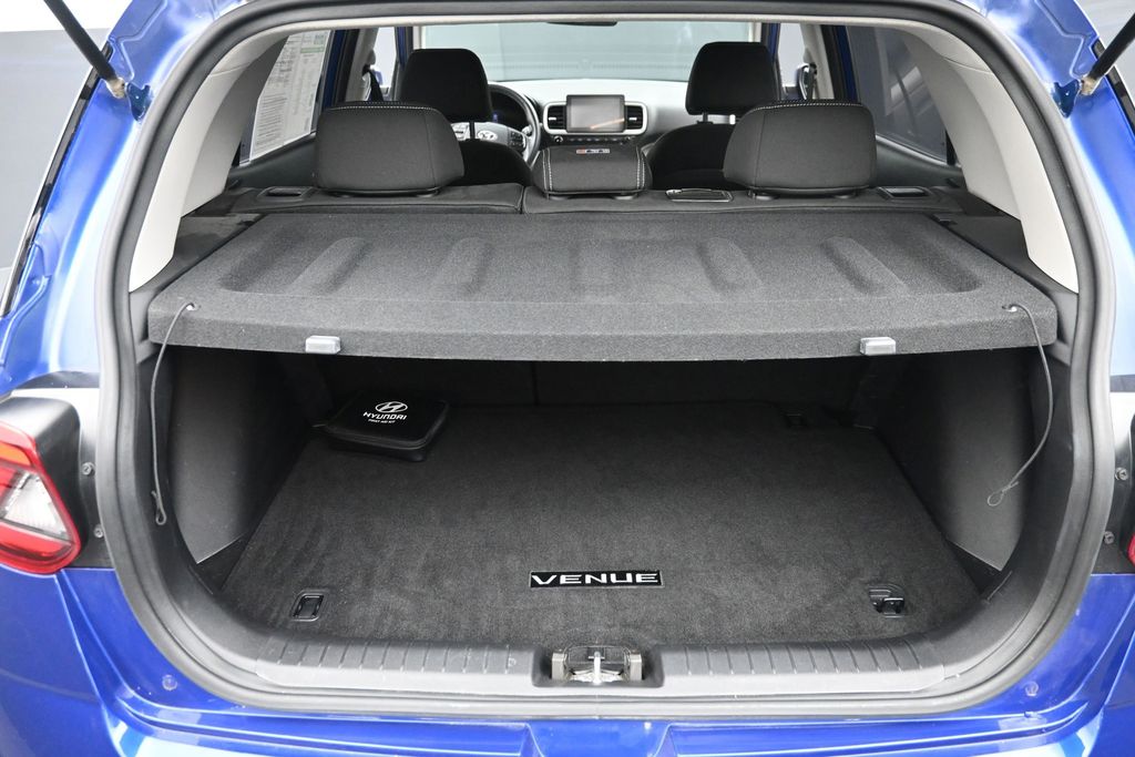 2023 Hyundai Venue SEL - Photo 12