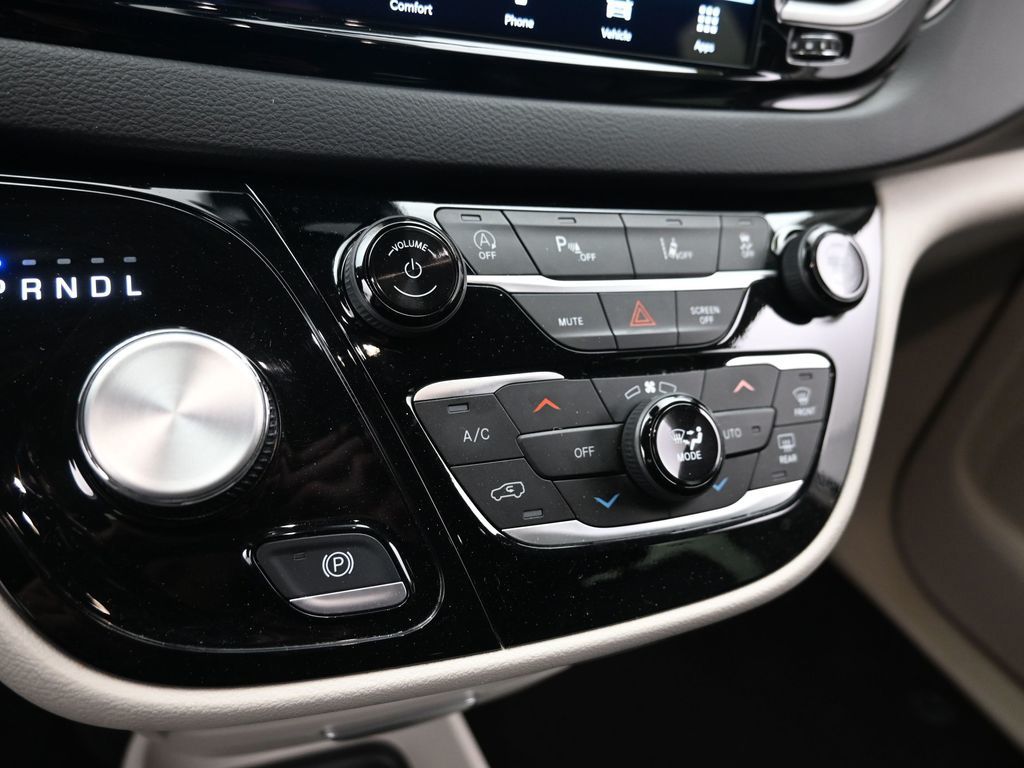 2024 Chrysler Pacifica Touring L - Photo 23