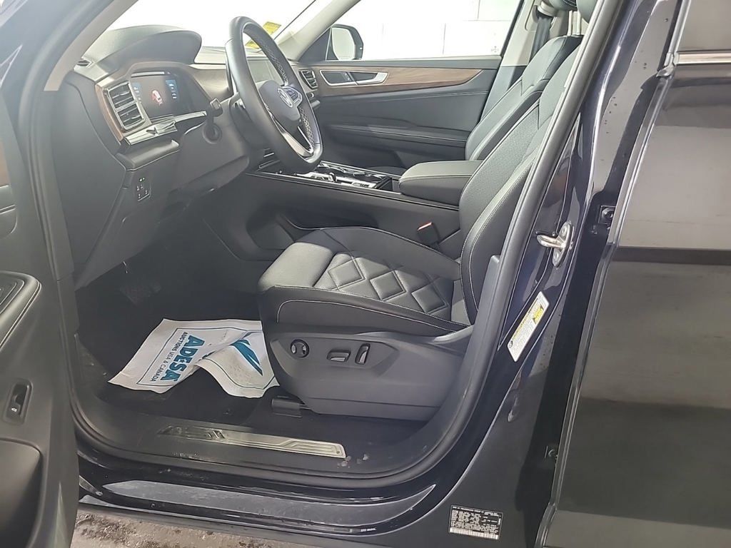 2025 Volkswagen Atlas SE w/Tech - Photo 7