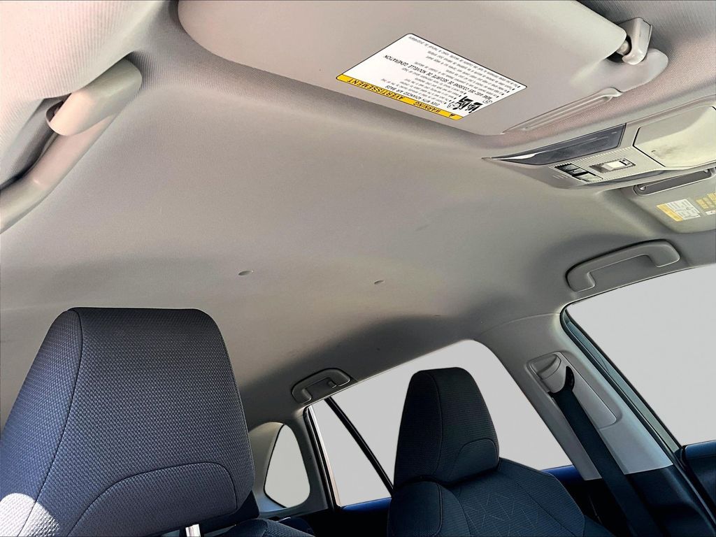 2020 Toyota RAV4 XLE - Photo 30