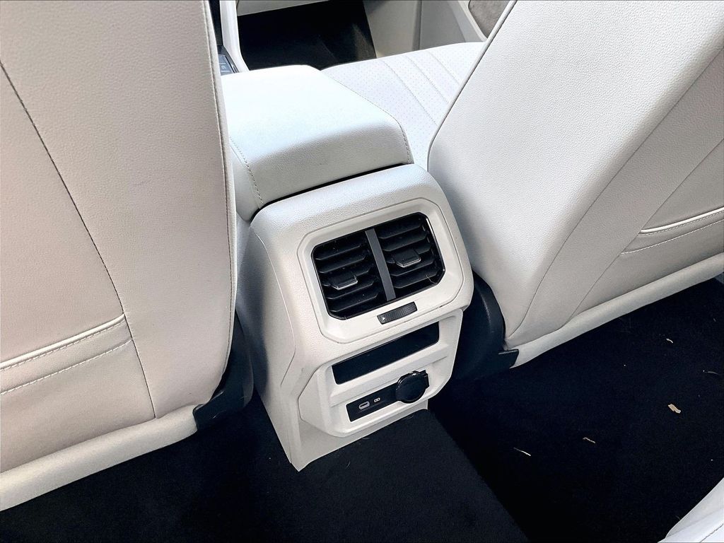 2023 Volkswagen Tiguan SE - Photo 13