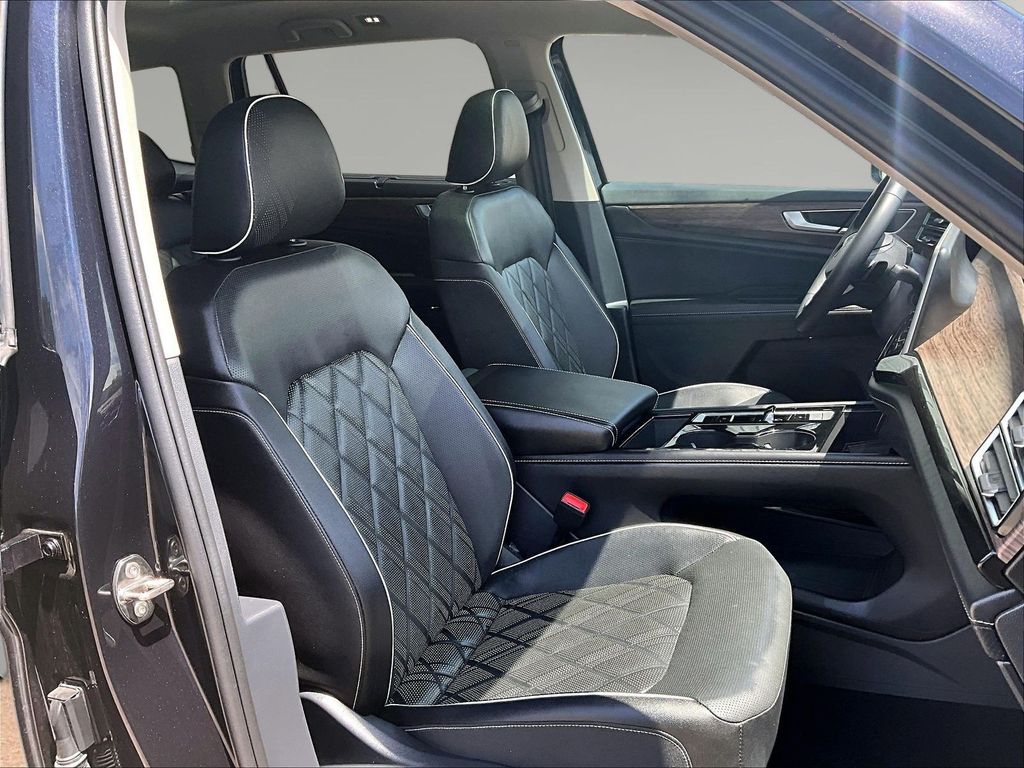 2025 Volkswagen Atlas SEL Premium R-Line - Photo 34