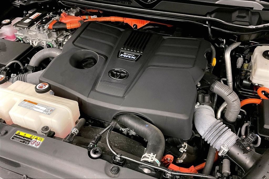 2024 Toyota Sequoia Platinum - Photo 40