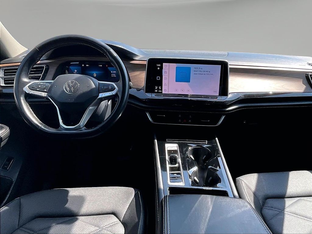 2025 Volkswagen Atlas SE w/Tech - Photo 9