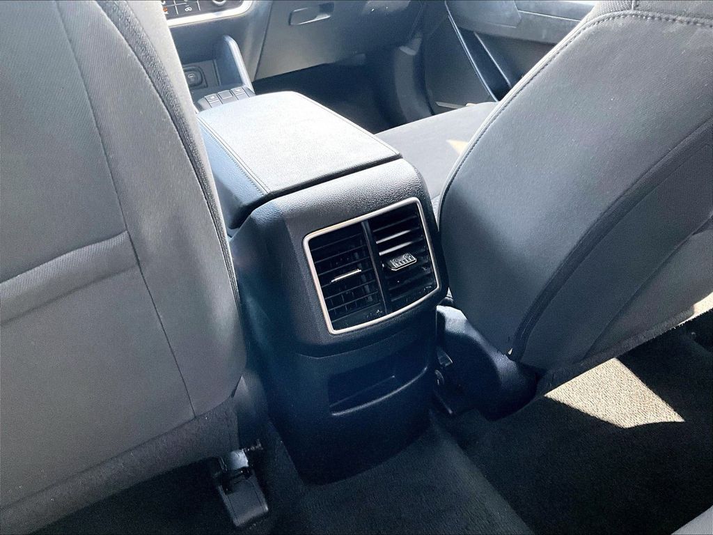 2025 Kia Sportage LX - Photo 13