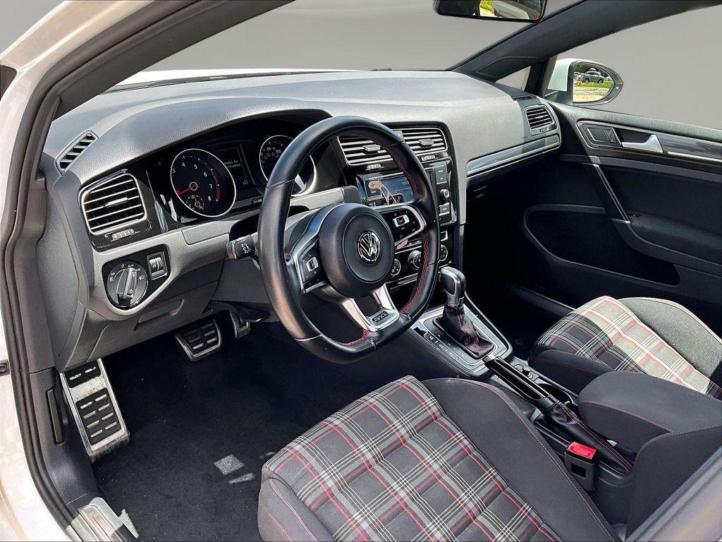 2019 Volkswagen Golf GTI SE - Photo 22