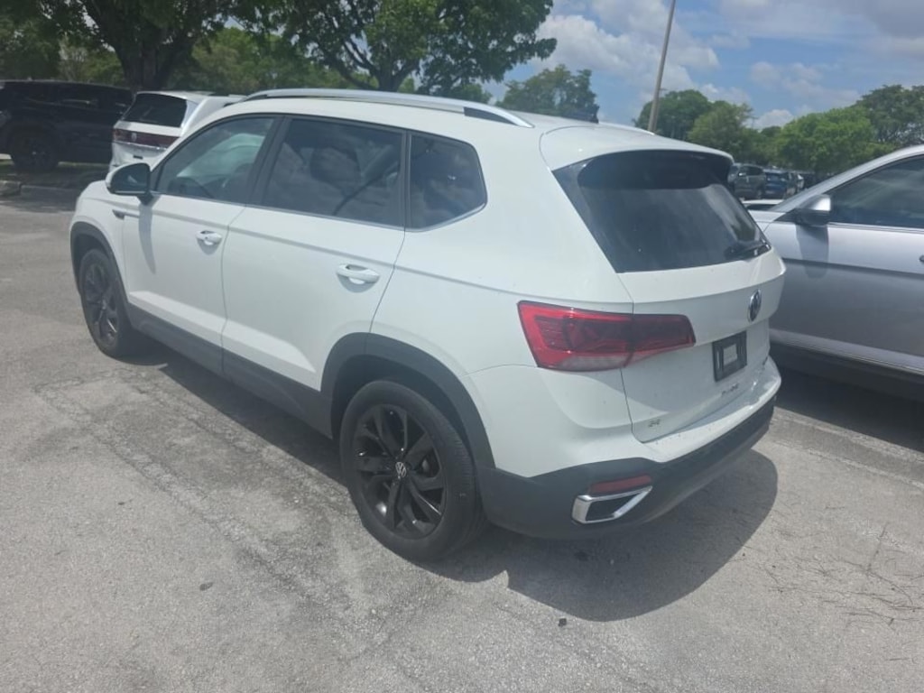 Used 2022 Volkswagen Taos 1.5T SE 4MOTION SUV