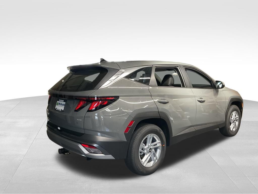 2026 Hyundai Tucson SE photo 2