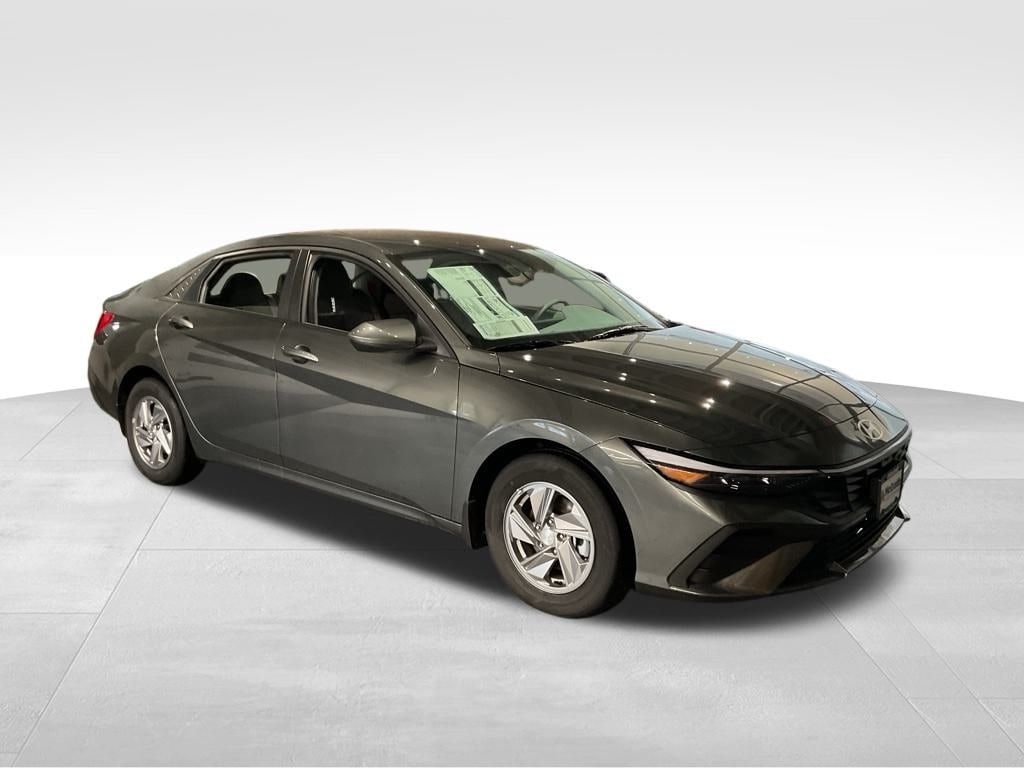 New 2026 Hyundai Elantra SE Sedan