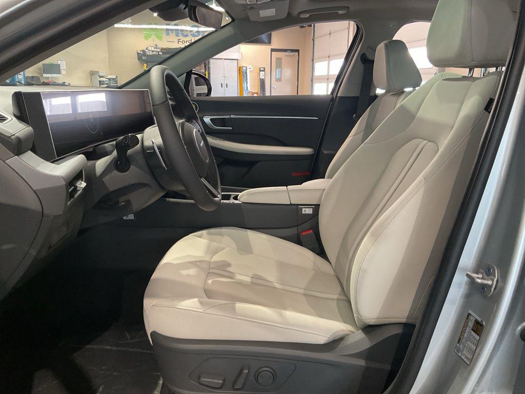 2025 Hyundai Sonata SEL - Photo 9