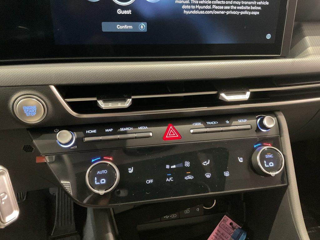 2025 Hyundai Sonata SEL - Photo 15