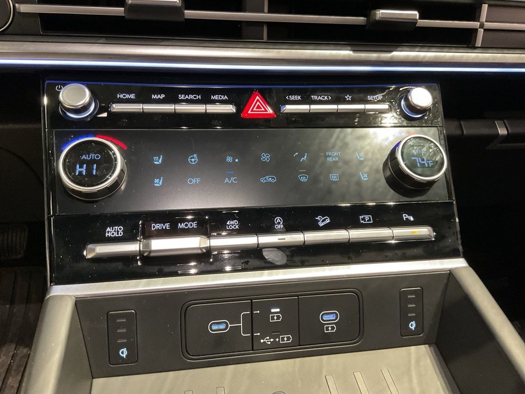 2026 Hyundai Santa Fe Limited - Photo 17