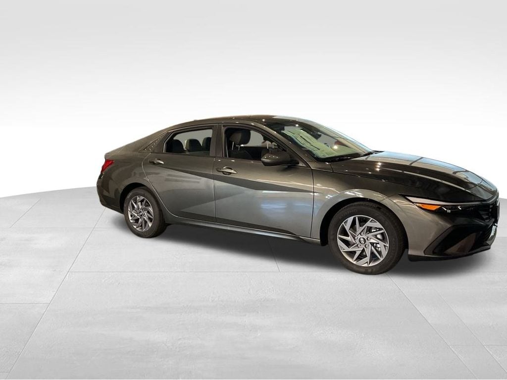 2026 Hyundai Elantra Blue's photo