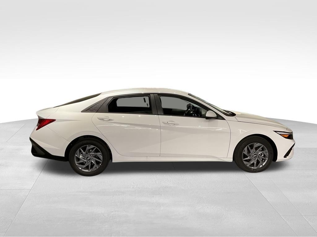 New 2026 Hyundai Elantra Hybrid Blue Sedan