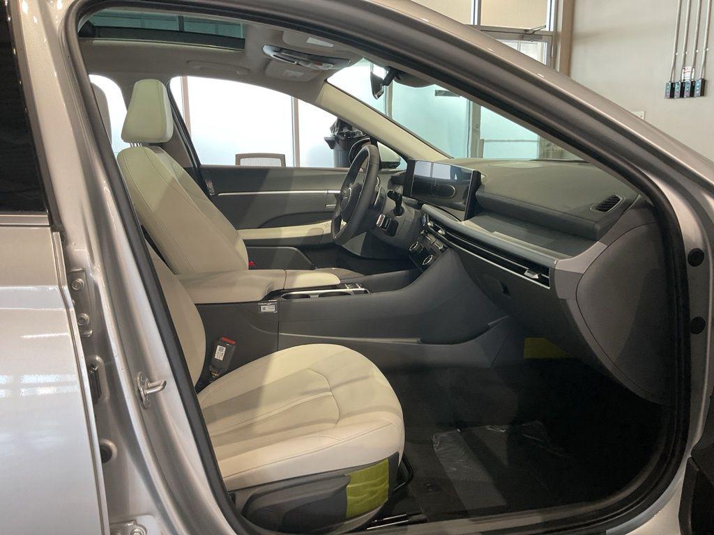 2025 Hyundai Sonata SEL - Photo 22