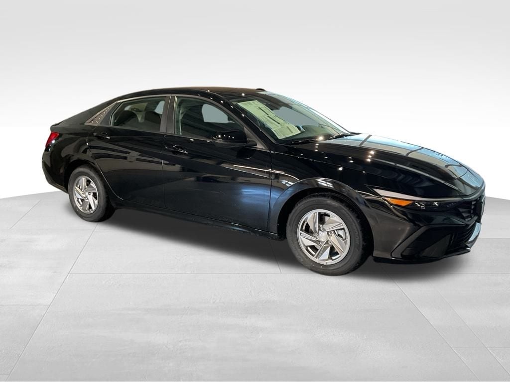 New 2026 Hyundai Elantra SE Sedan