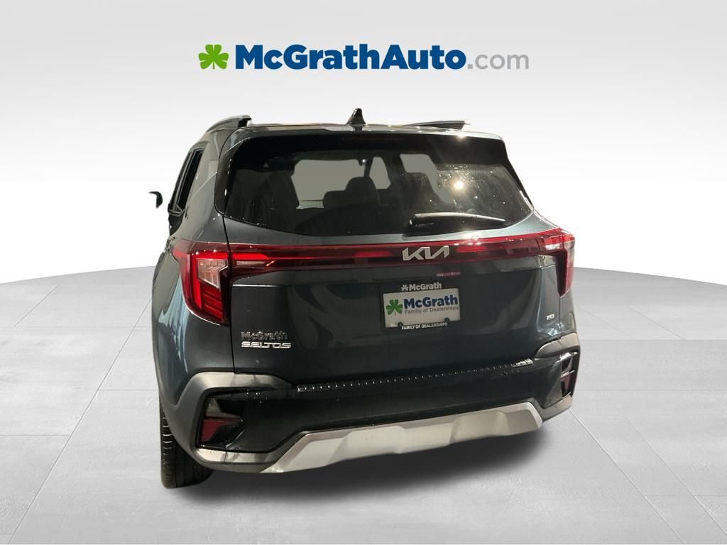 2025 Kia Seltos SX photo 2