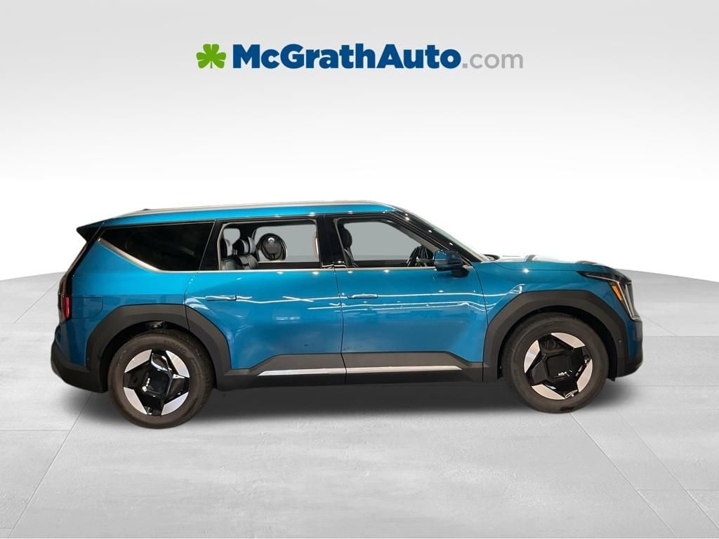 New 2026 Kia EV9 Wind SUV
