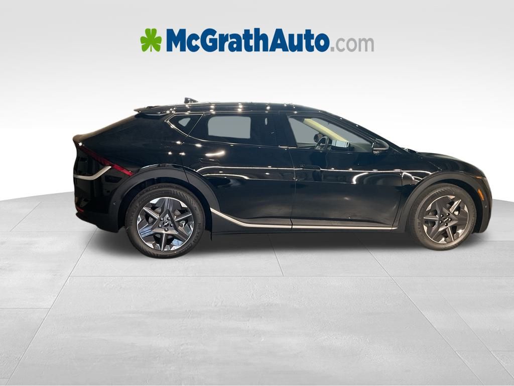 2025 Kia EV6 Light photo 2