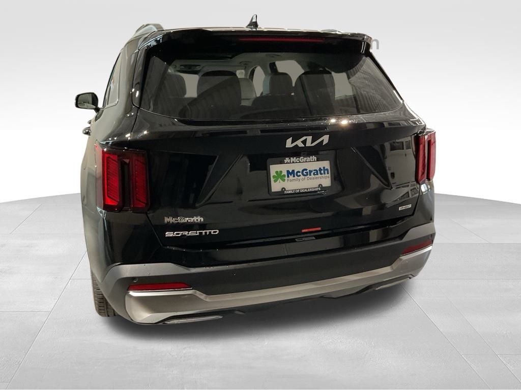 2026 Kia Sorento Plug-In Hybrid EX photo 4