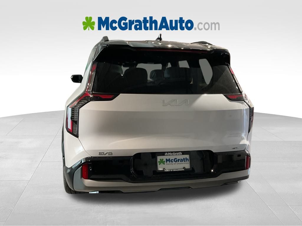 2026 Kia EV9 GT-Line photo 4