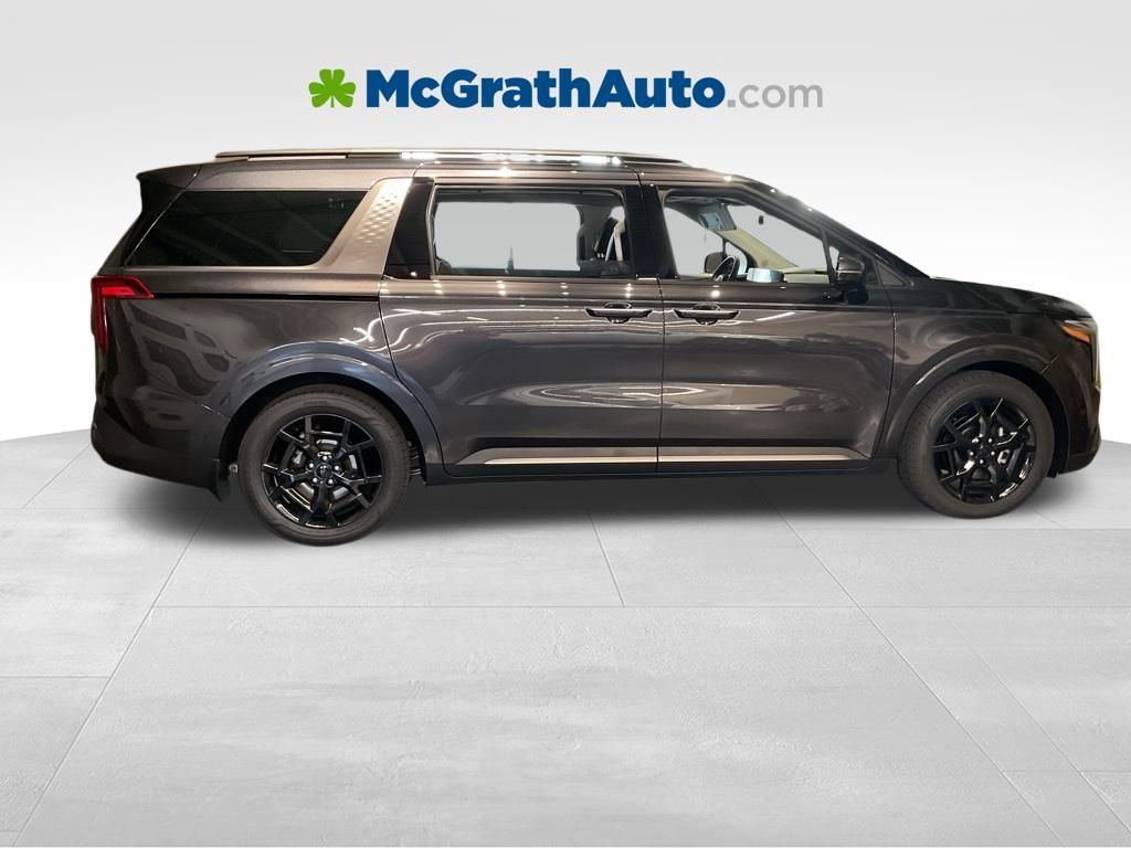 2026 Kia Carnival SX photo 2