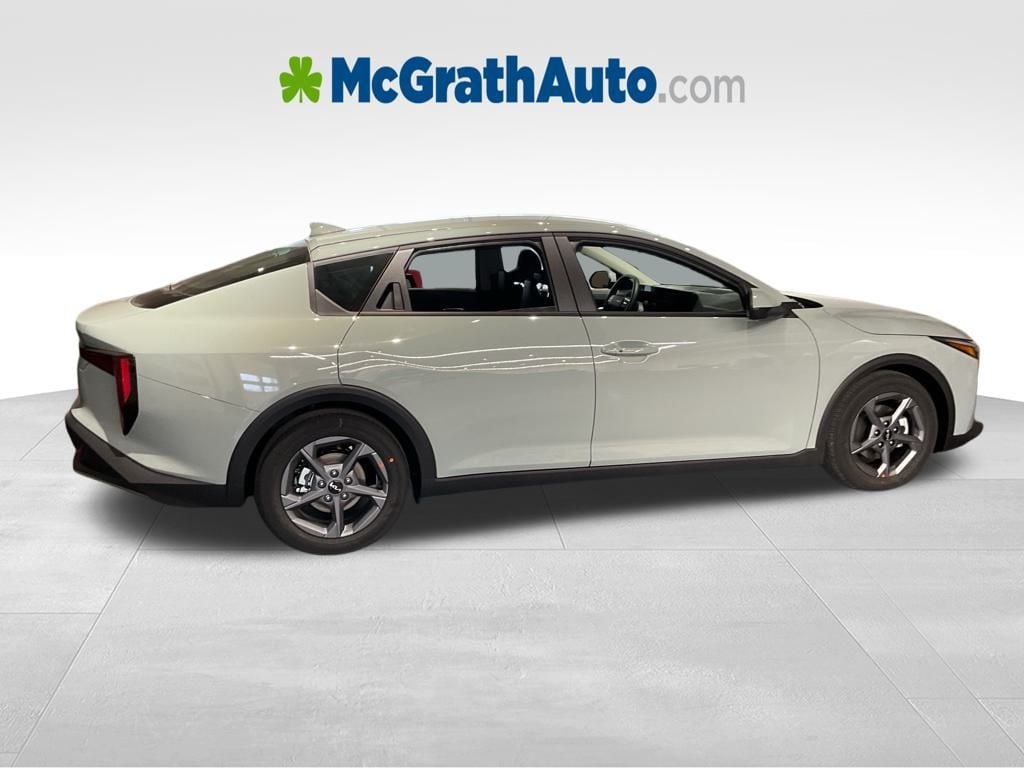 New 2025 Kia K4 LXS Sedan