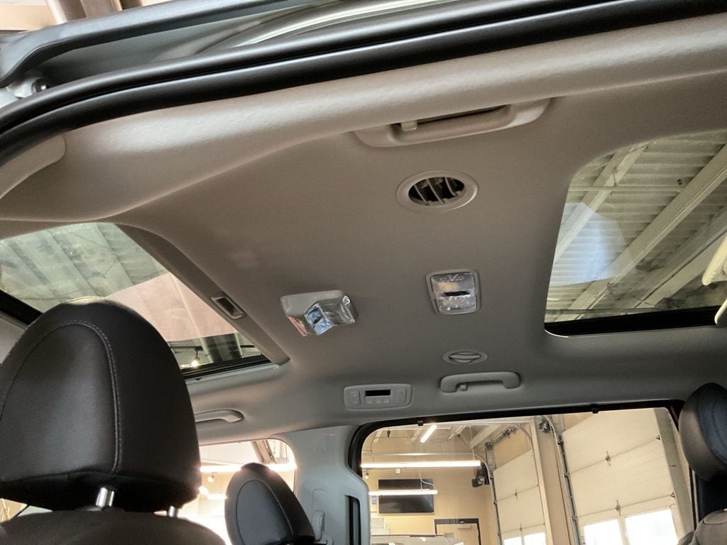 2026 Kia Carnival SX Prestige - Photo 9
