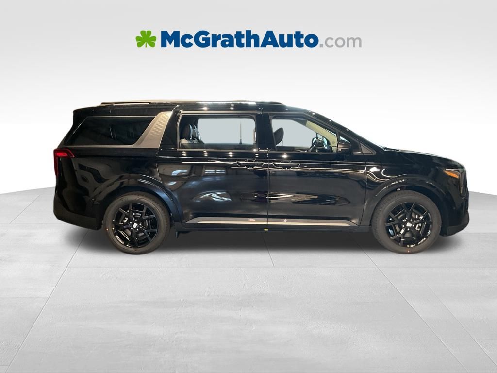 2026 Kia Carnival SX photo 2
