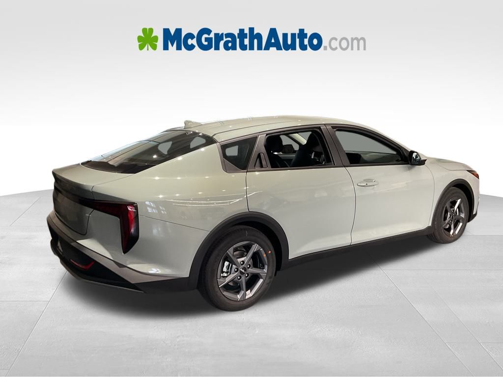 2025 Kia K4 LXS photo 3