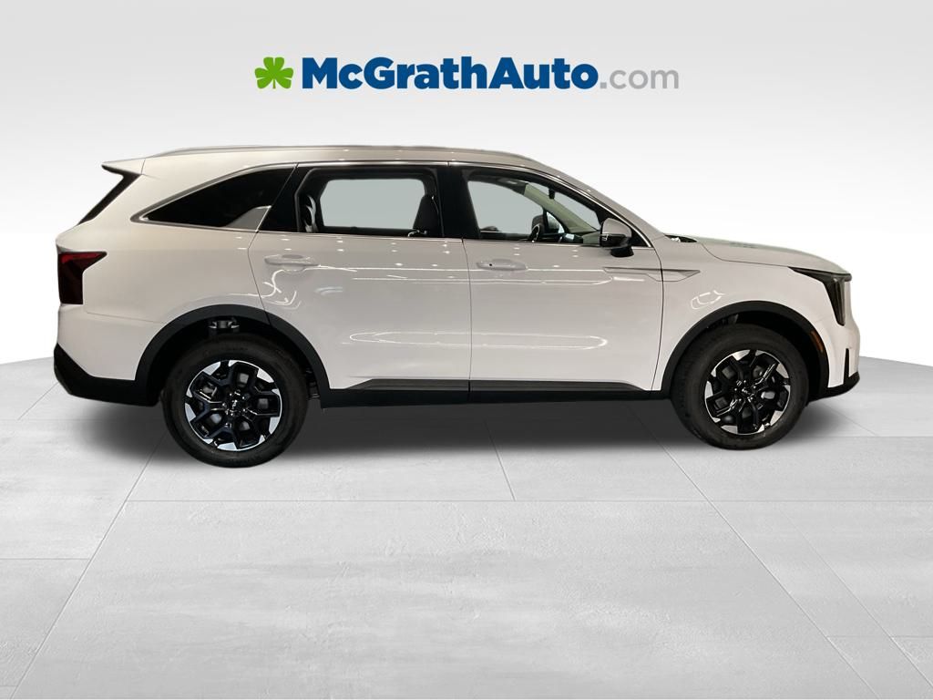 2026 Kia Sorento S photo 2