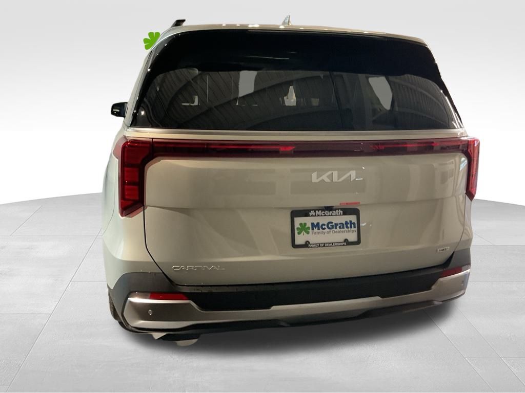 2026 Kia Carnival SX photo 4