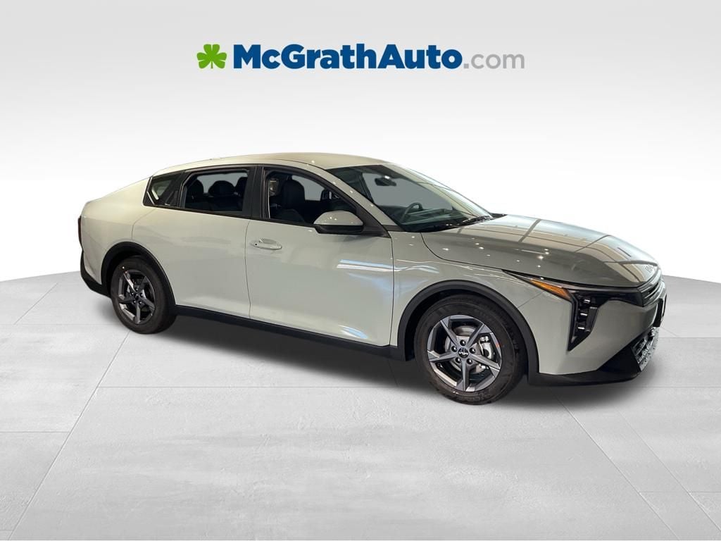 2026 Kia K4 LXS AT's photo