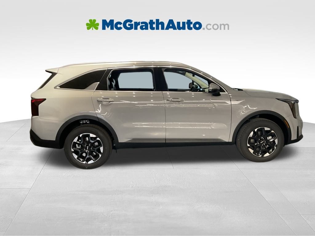 2026 Kia Sorento S photo 2