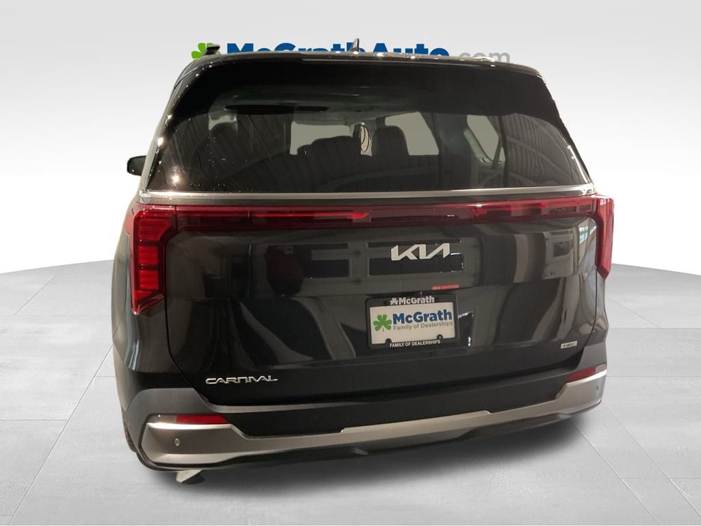 2026 Kia Carnival SX photo 4