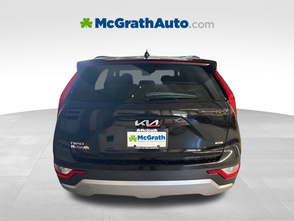 2025 Kia Niro LX photo 4